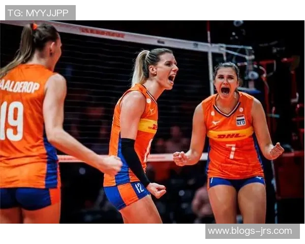 世界女排赛场激战日本女排迎战强敌俄罗斯队的精彩对决